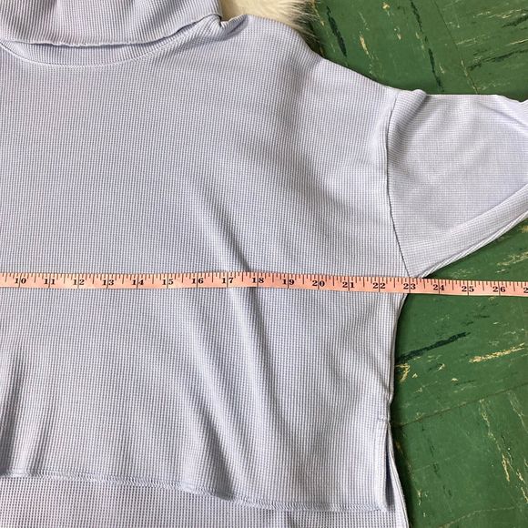 American Eagle Blue Thermal Shirt Womens Small Waffle Knit Stretch Hi Lo Winter - Picture 8 of 8